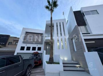 Casa · 406m² · 4 Recámaras · 6 Estacionamientos · Casa en Venta en Fraccionamiento Rincones de San Francisco, Chihuahua Chih.