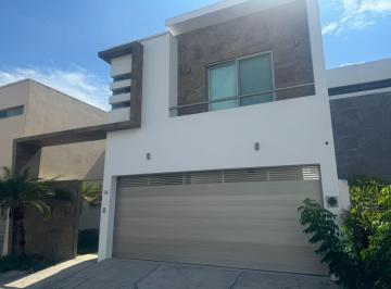 Casa · 1m² · 1 Recámara · Moderna Casa en Renta en Lomas Diamante