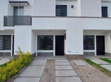 Casa · 84m² · 3 Recámaras · 1 Estacionamiento · Casa en Renta en Residencial Murano Zona Sur
