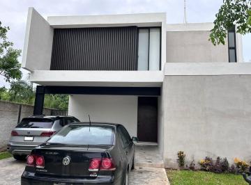 Casa · 215m² · 3 Recámaras · 2 Estacionamientos · Hermosa Casa en Venta Merida, Privada Soluna Temozon Norte (Avc - 2387)