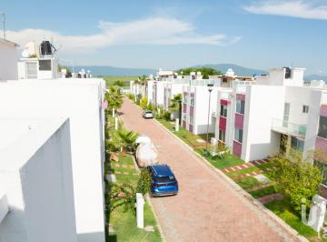 Casa · 87m² · 3 Recámaras · 1 Estacionamiento · Venta de Casa en Tequesquitengo