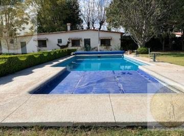 Casa · 411m² · 7 Recámaras · 5 Estacionamientos · Casa en Hermosa Casa Amueblada.