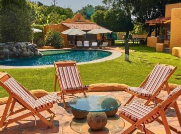 Casa de 10 habitaciones, Yautepec · "Casa Pueblo" en Yautepec, Morelos, Tipo Resort, con Alberca y Áreas Verdes.