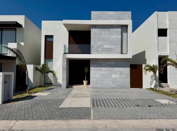 Casa de 3 habitaciones, Corregidora · Vive en Grande, Cluster con Alberca - Velasur
