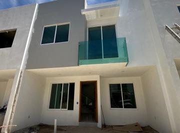 Casa · 116m² · 3 Recámaras · 3 Estacionamientos · Casa en Jardines del Sol en Coto Nueva