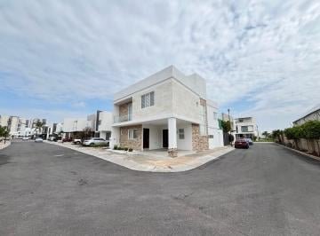 Casa de 4 habitaciones, Querétaro · Casa Trento - Hacienda Santa Fe Juriquilla