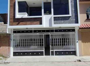 Casa · 115m² · 3 Recámaras · 3 Estacionamientos · Casa en Venta, Cerca de La Maquinita, Toluca