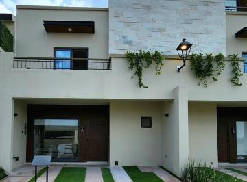 Casa · 142m² · 3 Recámaras · 2 Estacionamientos · Casa Sharlene en Corregidora