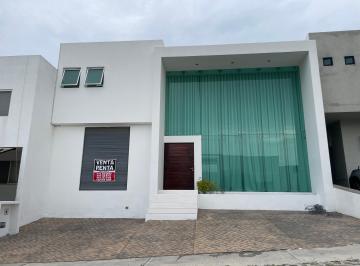 Casa en condominio en Renta de 3 habitaciones Misión de San Jerónimo · Casa en Exclusivo Fraccionamiento