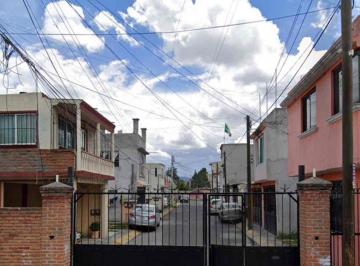 Casa · 60m² · 2 Recámaras · 1 Estacionamiento · Casa en Venta en Unidad Habitacional Jesús García Lovera, San Pedro Totoltepec, Toluca