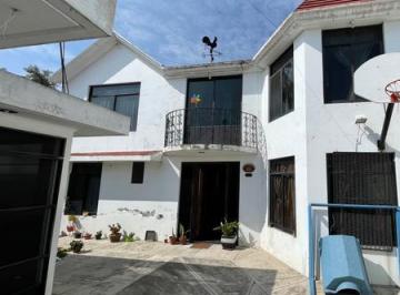 Casa · 400m² · 3 Recámaras · 4 Estacionamientos · Casa con Oficinas en Venta en San Pablo Autopan, Toluca