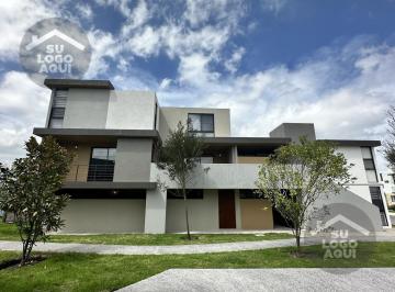 Casa en condominio · 96m² · 3 Recámaras · 2 Estacionamientos · Departamento en Venta en Zakía en Planta Baja