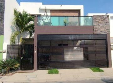 Casa · 160m² · 3 Recámaras · 2 Estacionamientos · Casa en Venta con Alberca en Lomas de La Rioja Alvarado Veracruz Riviera Veracruzana