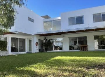 Casa de 4 habitaciones, Querétaro · Casa en Venta en Juriquilla Queretaro