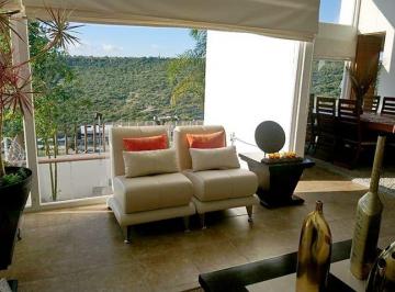 Casa de 5 habitaciones, Querétaro · Casa en Venta en Misión de San Jerónimo Frente a Paseo Querétaro