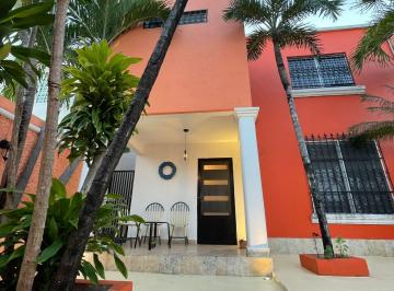 FACHADA · Casa con Alberca Propia, Amplia y Amueblada, 3 Rec. 3 Baños, Sm 98 Ah Kimpech