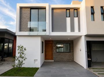 Departamento de 4 habitaciones, Zapopan · Linda Casa en Venta en Solares