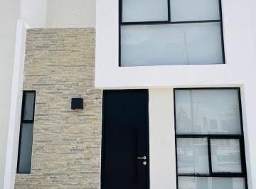 Fachada. · Casa en Fracc. Los Lagos
