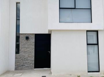 Fachada. · Casa en Fracc. Los Lagos Modelo Malaga