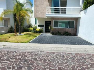 Casa · 300m² · 3 Recámaras · 2 Estacionamientos · Casa Venta Querétaro Cumbres de Juriquilla Querétaro Rs/