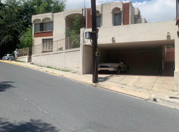 Casa de 4 habitaciones, Monterrey · Venta Casa en Esquina