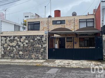 Casa · 246m² · 4 Recámaras · 2 Estacionamientos · Casa en Venta Para Remodelación en San Manuel Puebla