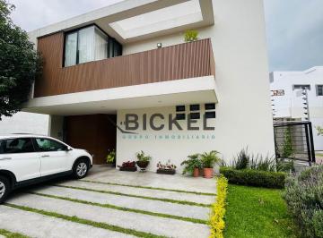 Casa en condominio de 3 habitaciones, Zapopan · Casa en Venta en Esquina en Coto, Bosques Vallarta