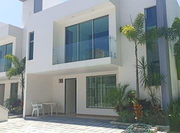 Casa · 141m² · 3 Recámaras · Casa en Venta en Condominio de Solo 10 Casas con Alberca