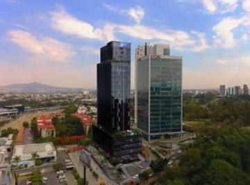 Oficina · 678m² · 100 Estacionamientos · Oficina en Venta en Colomos Providencia