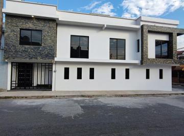 Casa · 385m² · 2 Recámaras · 2 Estacionamientos · Casa en Jacarandas, Las Trancas, Emiliano Zapata. Oficinas, Despachos con Departamento. Acabados de