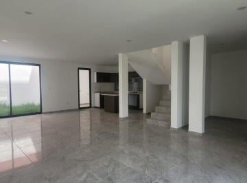 Casa · 234m² · 4 Recámaras · 2 Estacionamientos · Casa en Venta en Privada, Frente a Área Verde en Pachuca de Soto, Hidalgo.