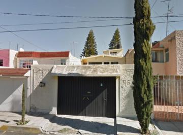 Casa de 3 habitaciones, Xochimilco · Oportunidad Única! Remate en Xochimilco, Tu Nuevo Hogar Está a un Paso.