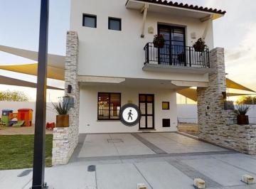 Casa · 126m² · 3 Recámaras · 2 Estacionamientos · Super Oportunidad Venta de Casa Nueva en Lombardia Residencial