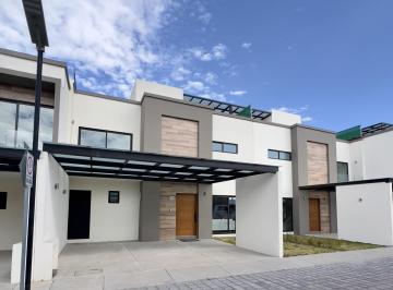 Casa · 216m² · 3 Recámaras · 3 Estacionamientos · Casa Nueva en Venta en Metepec