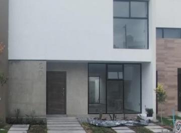 Casa en condominio · 191m² · 3 Recámaras · 2 Estacionamientos · Venta de Casa en Condominio en Esmeralda, Zona Dorada de San Mateo Atenco