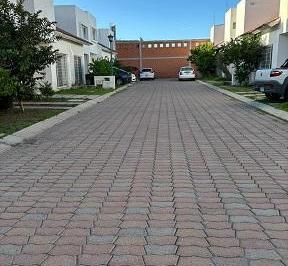 Casa en condominio de 3 habitaciones, Querétaro · San Pablo Renta Casa Amueblada Baja Precio Priv Los Naranjos $13,500 Frente Al Tec
