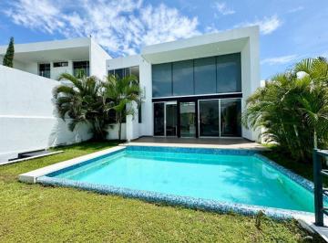 Casa · 298m² · 3 Recámaras · 2 Estacionamientos · Casa en Fraccionamiento en Burgos Temixco - Maz - 2083 - Fr