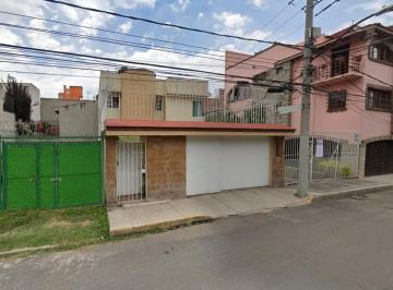 Casa de 3 habitaciones, Xochimilco · Oportunidad Única! Remate en Xochimilco, Tu Nuevo Hogar Está a un Paso.
