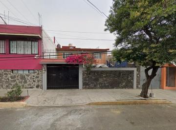 Casa de 4 habitaciones, Coyoacán · Hermosa Propiedad en Zona Exclusiva, Coyoacán ¡Descubre Tu Rincón de Lujo!
