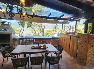 Casa · 250m² · 4 Recámaras · 1 Estacionamiento · Casa en Renta - (4)