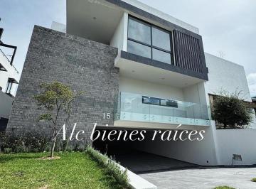 Casa · 390m² · 4 Recámaras · 9 Estacionamientos · Casa en Puerta Las Lomas