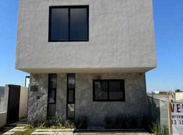 Casa en condominio de 4 habitaciones, Zapopan · Casa en Venta, Coto Acacia, Parques Vallarta.