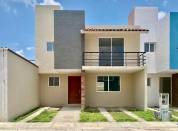 Casa · 136m² · 3 Recámaras · 2 Estacionamientos · Casa en Venta en San Juan del Rio Queretaro