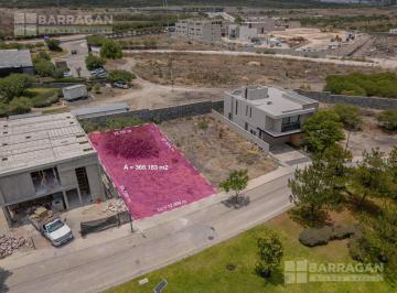 Terreno / Lote · 368m² · Terreno Frente a Área Verde en La Espiga Condominio Aragón I, Precio de Oportunidad
