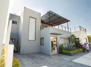 3e06a129696ff8ab8fbf6a0817d13a5a3bd4bfaf113f166ed93105aea23238ff · Casa en Venta en San Miguel de Allende, con Alberca, Terraza y en Privada