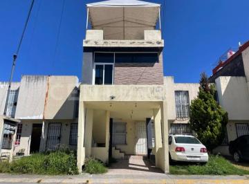 Casa · 150m² · 6 Recámaras · 1 Estacionamiento · Casa en Venta en La Loma I, Zinacantepec, Estado de Mexico