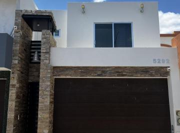 Casa · 175m² · 3 Recámaras · 2 Estacionamientos · Casa en Venta en Stanza Toscana