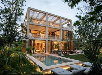 Casa · 598m² · 5 Recámaras · 2 Estacionamientos · Casa en Venta Playa del Carmen, Palm Villas, Corasol 5 Recámaras