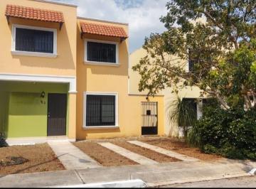 Casa de 2 habitaciones, Mérida · Se Renta Casa en Santa Fe Cerrada Bambus
