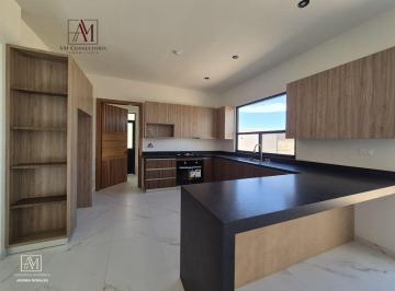 Casa de 4 habitaciones, Saltillo · Casa en Venta en Fracc. La Escondida Al Norte de Saltillo